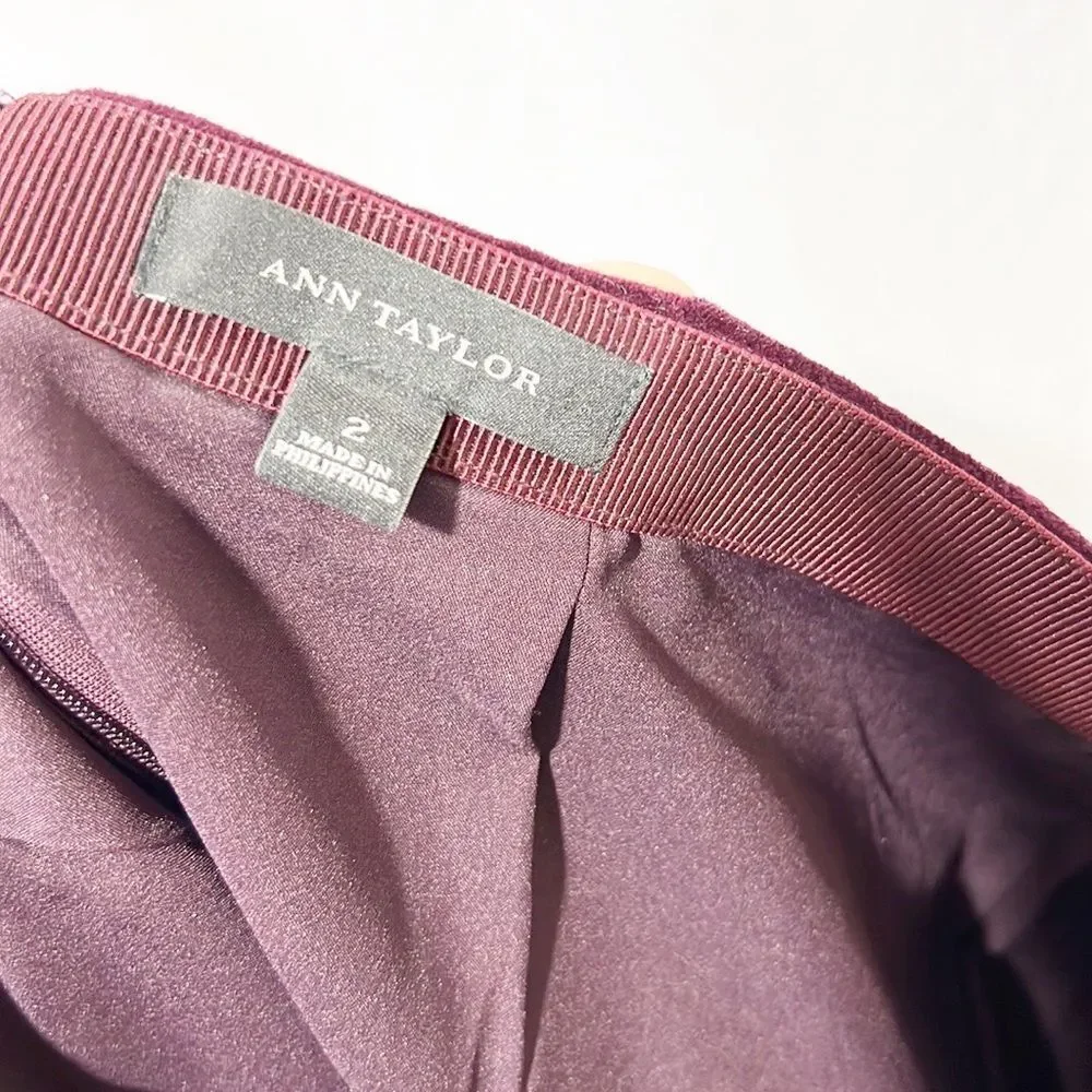 Ann Taylor Seamed Pencil Skirt in Royal Purple Velvet size 2